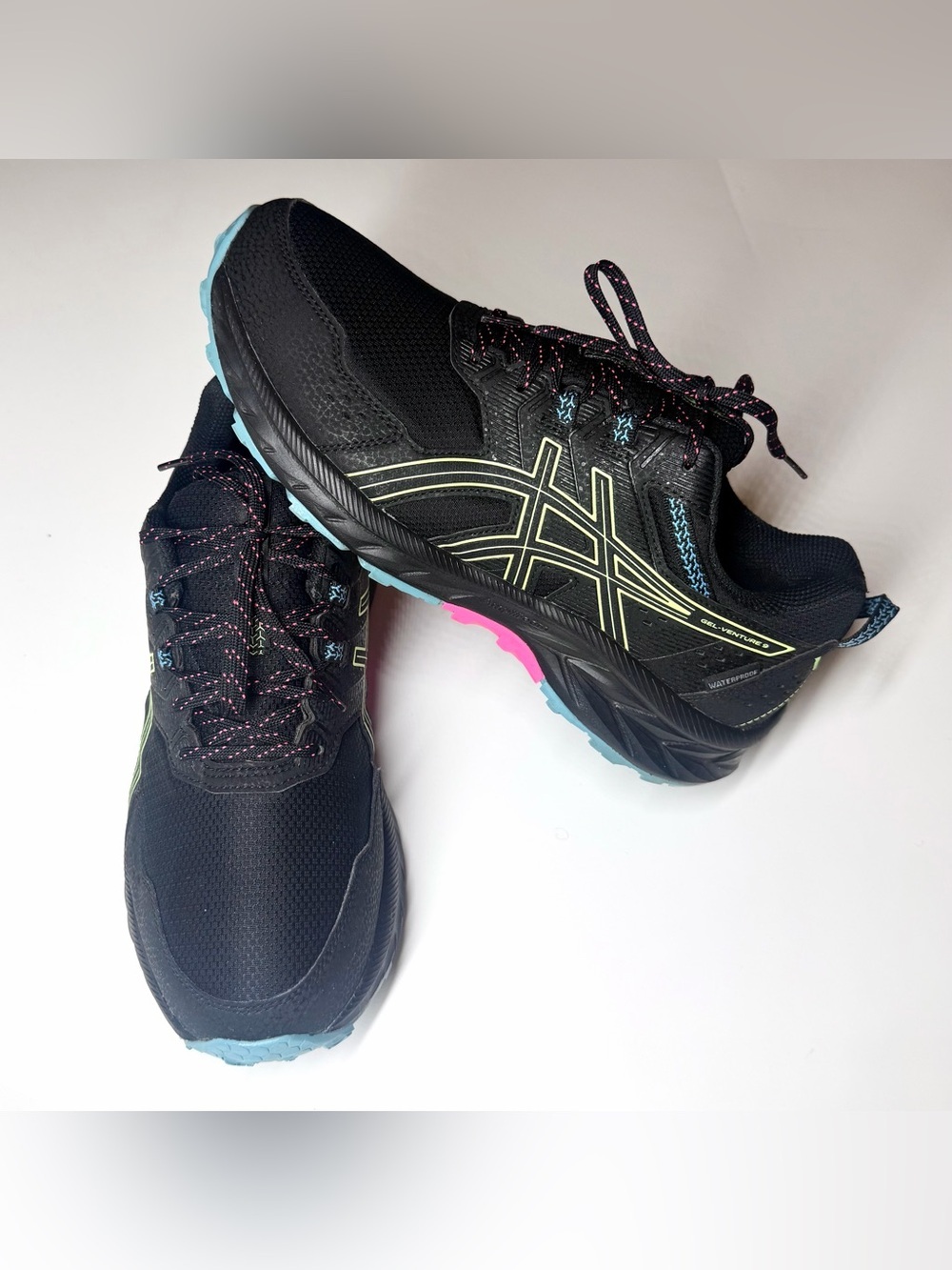 ASICS Women's Gel-Venture 9 Waterproof trail running shoes Size- 10